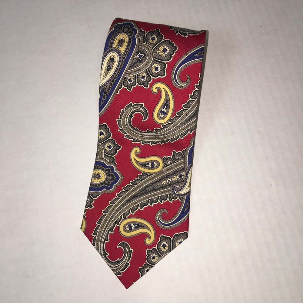 BURBERRYS OF LONDON men’s tie.